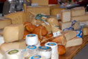 Wir führen stets ein reichhaltiges Sortiment an verschiedenen Käsesorten für Sie!